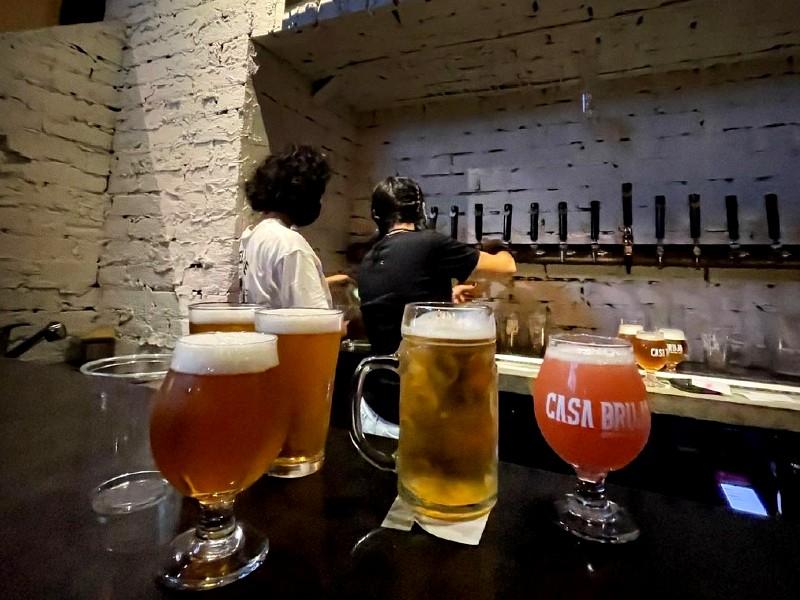 Las microcervecerías son lugares familiares y no sitios de rumba como las perciben algunos, según los propietarios. Foto / Casa Bruja. Las microcervecerías son lugares familiares y no sitios de rumba como las perciben algunos, según los propietarios. Foto / Casa Bruja.