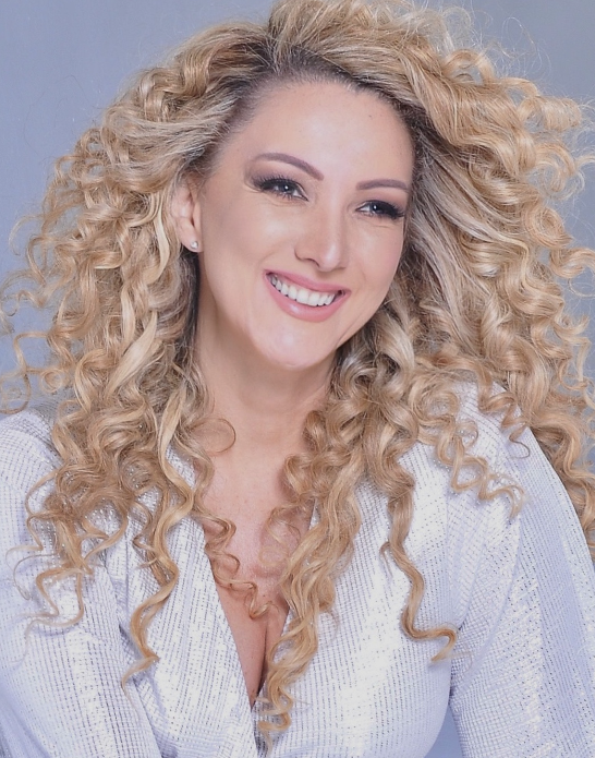 ESTE VIERNES ERIKA ENDER LANZA SU NUEVO ÁLBUM MP3-45