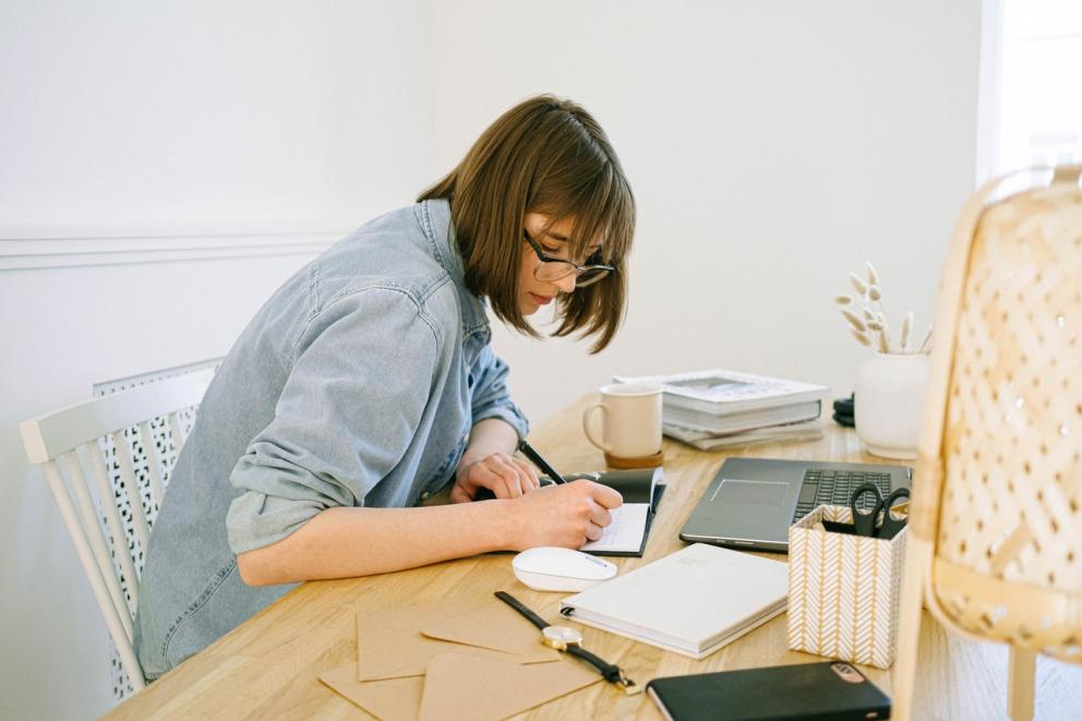 Aspectos legales para un mejor teletrabajo. Photo by Ivan Samkov from Pexels