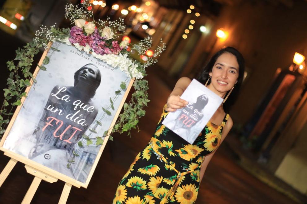 Katherine Luengo presenta su novela
