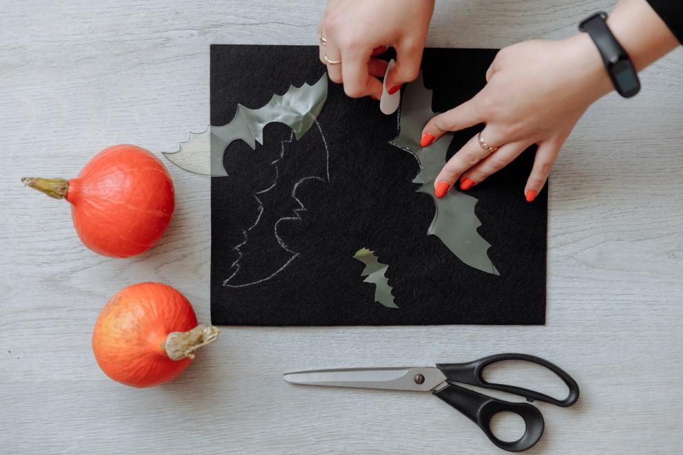 Tres manualidades para adornar tu hogar en Halloween