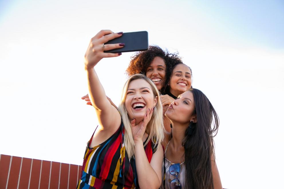 Novedades tecnológicas para entretenerte. Photo by Kampus Production from Pexels