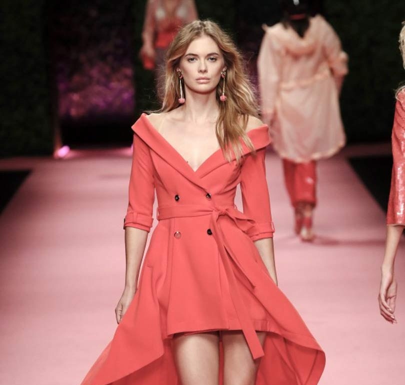 Como llevar con estilo el color del ano Living coral en tu outfit Mujer