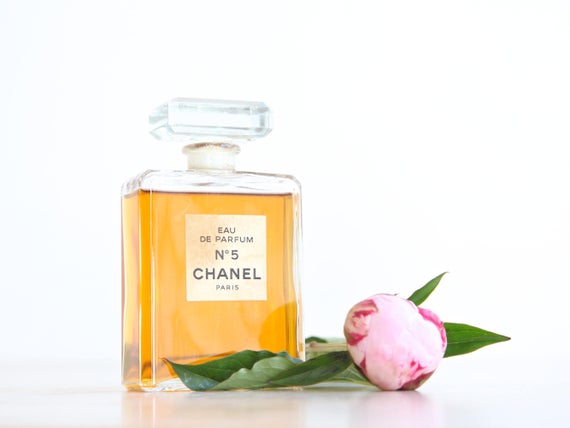La historia de un perfume centenario, el Nº 5 de Chanel