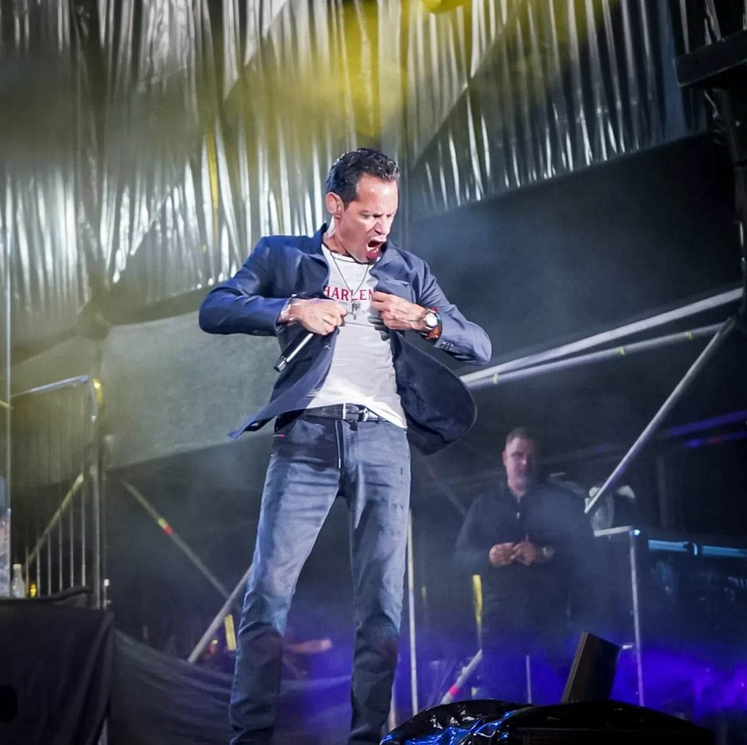 ¡Valió la pena! Marc Anthony puso a bailar con todo a los panameños Mujer