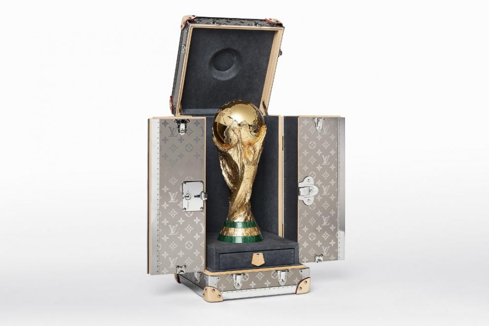 Louis Vuitton colaboró con la FIFA por tercera ocasión para crear el estuche donde será transportada la Copa Mundial/Louis Vuitton