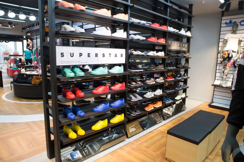 Adidas abre en Alta Plaza Mall Mujer