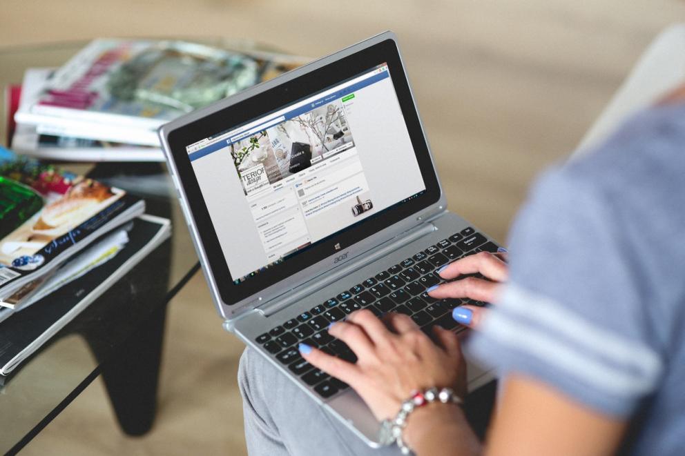 5 herramientas que te ayudarán a crear contenido. Photo by Kaboompics .com from Pexels