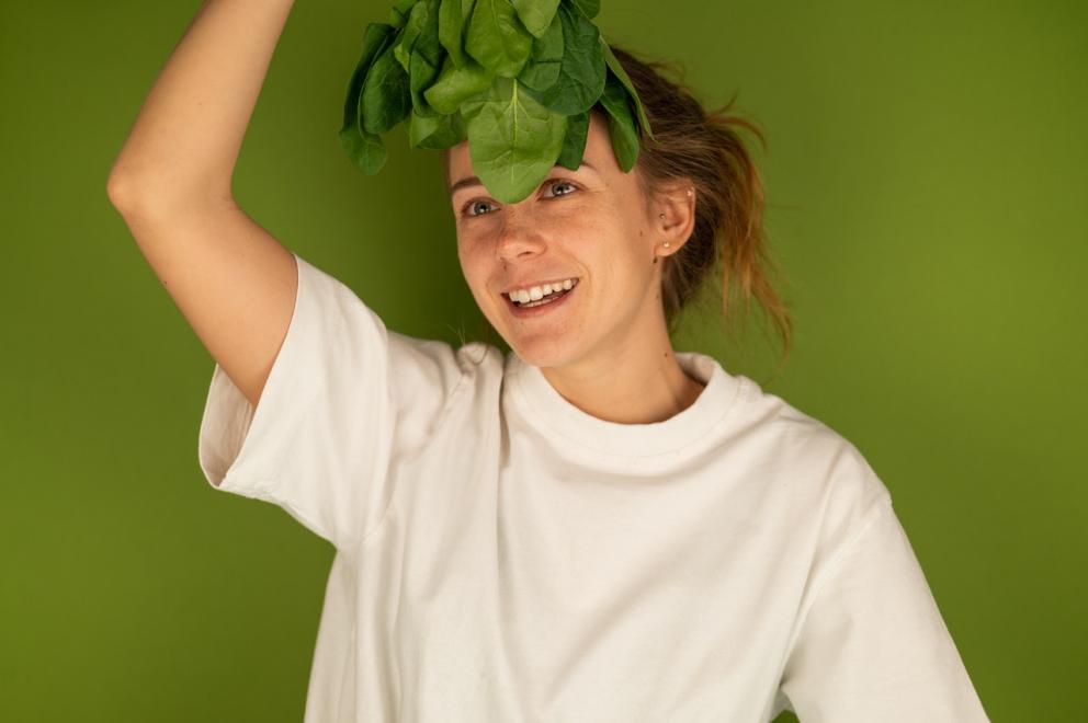 Vitamina K, una forma barata de combatir las arrugas. Photo by SHVETS production from Pexels