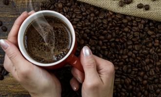 Exceder el consumo de cafeína podría crear dependencia. Foto ilustrativa / Pixabay.
