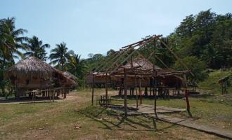 Por lo general, las casas de tambo pueden durar entre 7 a 10 años y son construidas con Wagaras (hojas de palma) o Nawalas para techo. Foto: Cortesía.