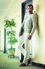 Shirt: Ralph Lauren   Pants: Hackett London  Clutch: Nylon Croco Fendi  Sandals: Vacchetta Fendi