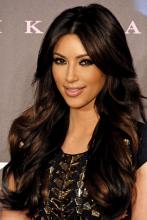 Kim Kardashian con flequillo largo